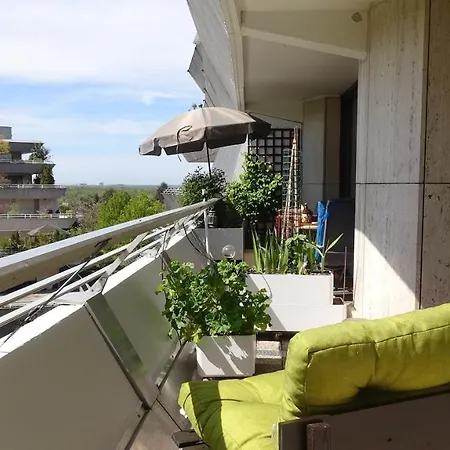 Habitación en casa particular Guestroom With Wide View And Pool Near Side, 2nd Guest With Extra Bed Possible *