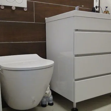 Privat bolig Guestroom With Wide View And Pool Near Side, 2nd Guest With Extra Bed Possible Frankfurt am Main