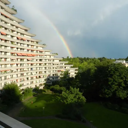 Privat bolig Guestroom With Wide View And Pool Near Side, 2nd Guest With Extra Bed Possible Frankfurt am Main