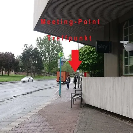 Guestroom With Wide View And Pool Near Side, 2nd Guest With Extra Bed Possible Проживание в семье