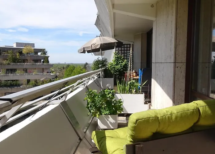 Homestay Guestroom With Wide View And Pool Near Side, 2nd Guest With Extra Bed Possible *