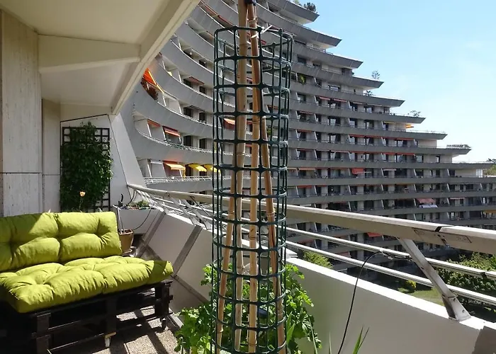 Guestroom With Wide View And Pool Near Side, 2nd Guest With Extra Bed Possible Homestay