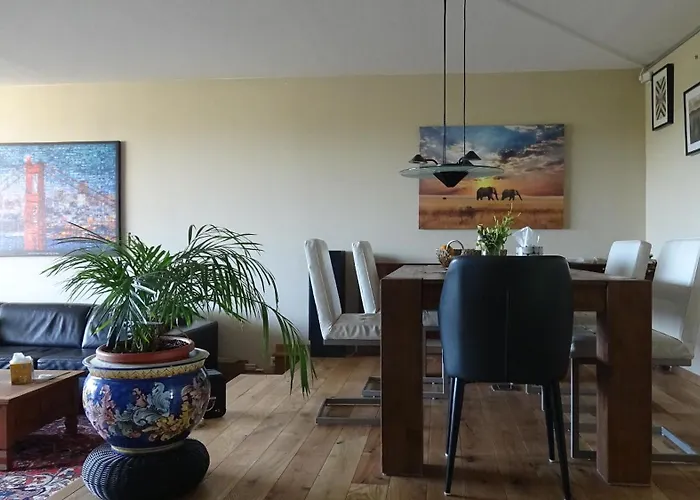 Homestay Guestroom With Wide View And Pool Near Side, 2nd Guest With Extra Bed Possible *