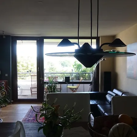 Quarto em Acomodações Particulares Guestroom With Wide View And Pool Near Side, 2nd Guest With Extra Bed Possible Frankfurt am Main