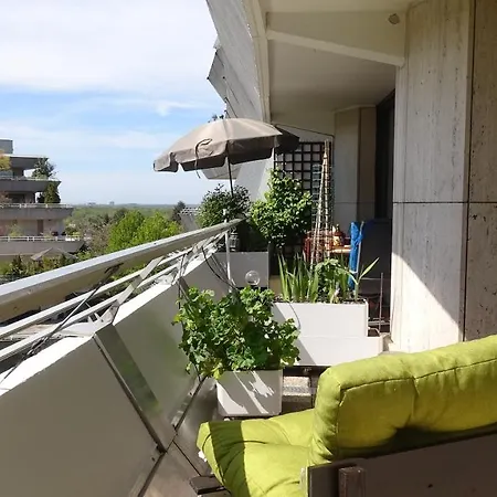 Privatunterkunft Guestroom With Wide View And Pool Near Side, 2nd Guest With Extra Bed Possible *