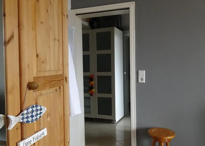 Quarto em Acomodações Particulares Guestroom With Wide View And Pool Near Side, 2nd Guest With Extra Bed Possible