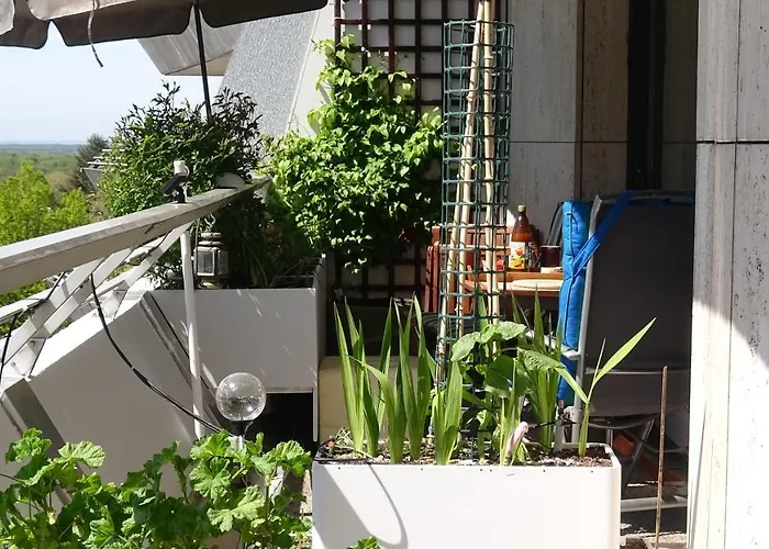 Quarto em Acomodações Particulares Guestroom With Wide View And Pool Near Side, 2nd Guest With Extra Bed Possible *